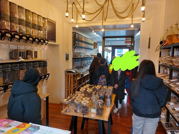 0649B248 C040 4FDA AC8D 56F2C8D9AAC6